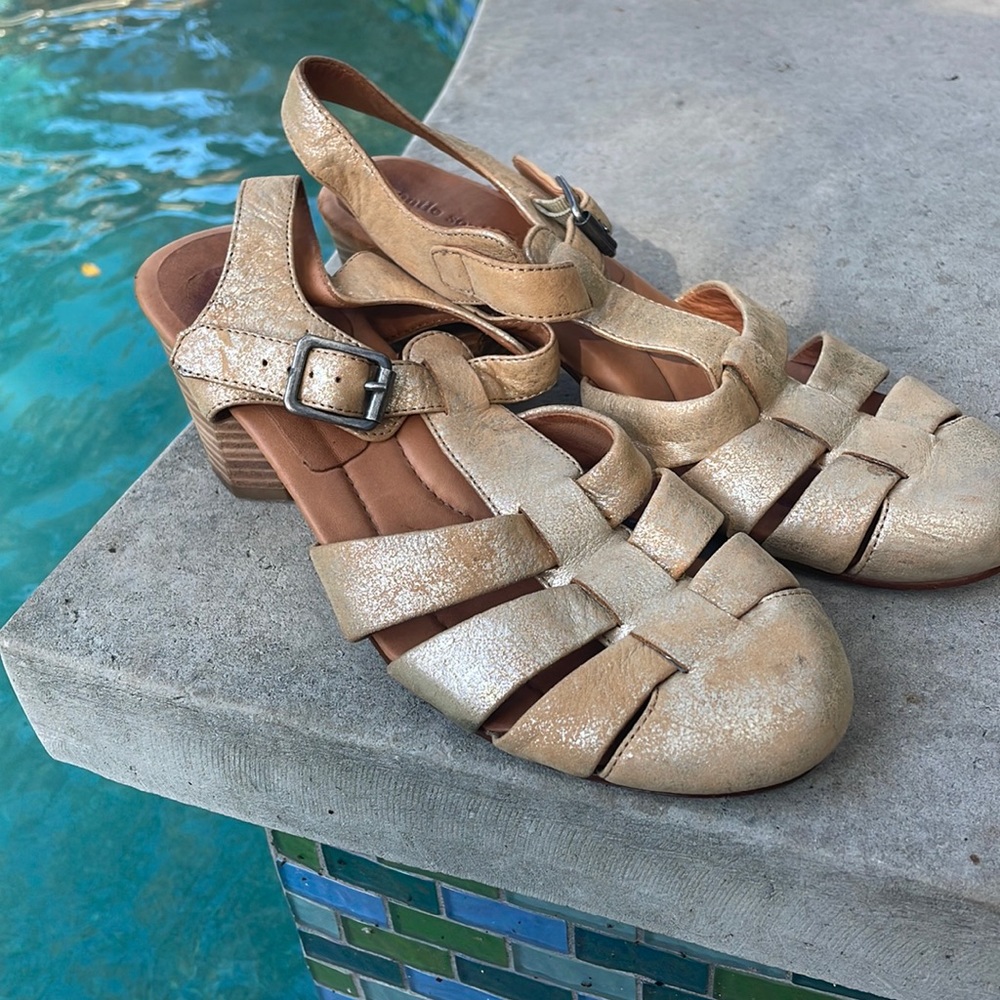 Metallic Closed Toe Sandals - Gentle Souls